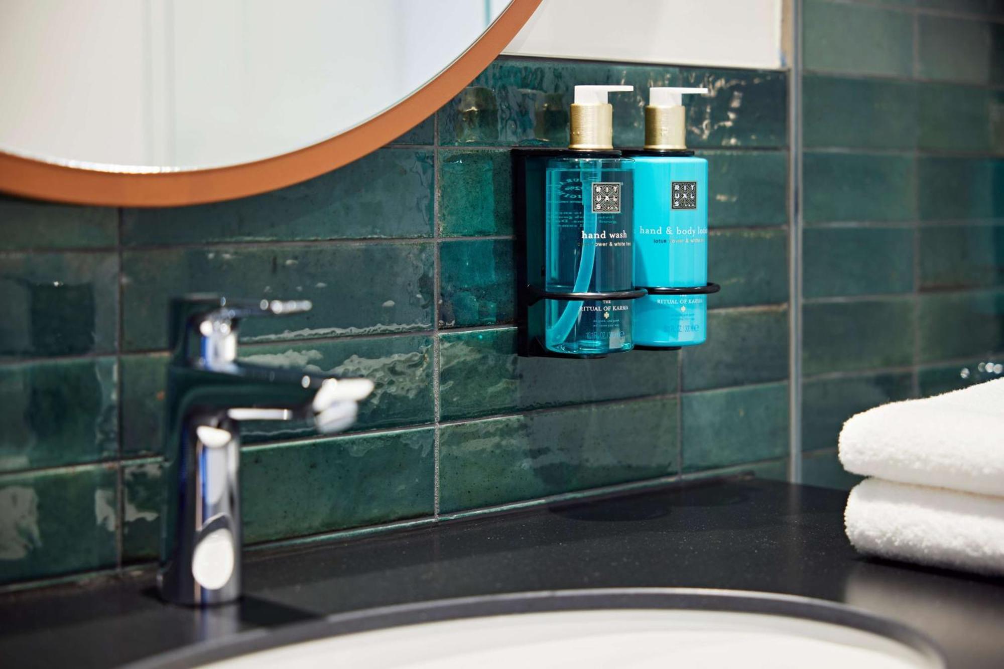 Essential By Dorint Interlaken - New Opening Bagian luar foto